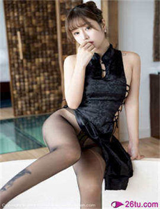 朋友人妻翘臀迎接粗大撞击/天天爱