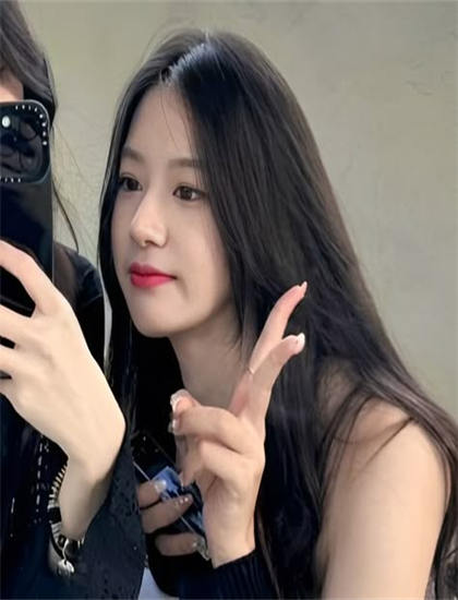 《东北乔四风云录》色彩运用解析：色调选择与情绪表达分析，双语字幕